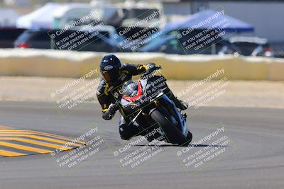 media/Oct-09-2022-SoCal Trackdays (Sun) [[95640aeeb6]]/Turn 2 (1110am)/